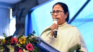 কেষ্টকে ছাড়াই পঞ্চায়েত ভোট, মমতার জেলা সফরে থাকবে না অনুব্রতর কোনও ছবি, নির্দেশ তৃণমূল জেলা কোর কমিটির