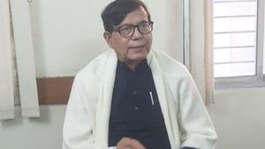 নিশীথ প্রামাণিকের নাগরিকত্ব নিয়ে প্রশ্ন, আদালতে আত্মসমর্পণের দিনেই তোপ সেলিমের