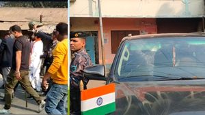 রণক্ষেত্র দিনহাটা: নিশীথ প্রামাণিকের গাড়ি লক্ষ্য করে ইটবৃষ্টি-বোমা! গুলি চলারও অভিযোগ 