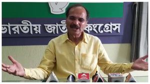 কংগ্রেসের বাড়া ভাতে জন্ম তৃণমূলের! দুই ভবিষ্যতের কথা বলে মমতা বন্দ্যোপাধ্যায়কে তীব্র আক্রমণ অধীর চৌধুরীর 