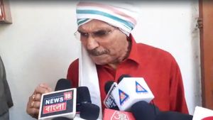 জয়ের পিছনে রয়েছে তৃণমূল-বিজেপির ভোটও! সাগরদিঘি জয়ের পরে শাসকদলকে বাংলা ছাড়া করার ডাক অধীরের 