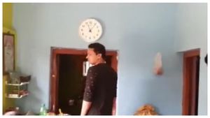 আদালতের নির্দেশে চাকরি বাতিলের তালিকায় আরও শাসক-যোগের প্রমাণ! বাঁকুড়ায় চাকরি খোয়ালেন তৃণমূল নেতার ছেলে