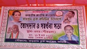 তৃণমূলে বিরাট ভাঙন অধীর-গড়ে, পঞ্চায়েতের মুখে ৬০০০ নেতা-কর্মীর যোগদান কংগ্রেসে