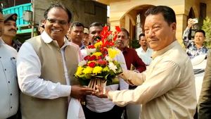 বিজেপির লক্ষ্য ২০২৪! পাহাড়ে জোট গড়তে পঞ্চায়েত নির্বাচনের আগে গুরুংকে ফ্রি-হ্যান্ড