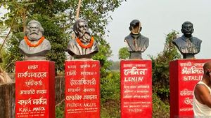 লেনিনের মূর্তি ভাঙচুর নকশালবাড়িতে! ত্রিপুরার প্রসঙ্গ টেনে বিজেপিকে তোপ বামেদের   