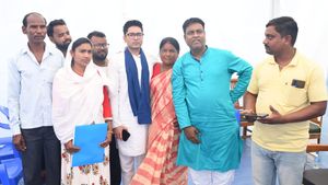 'আমাদের অহঙ্কার নেই, পঞ্চায়েতে কাকে প্রার্থী চান জানতে এসেছি', জনসংযোগ যাত্রায় বার্তা অভিষেকের