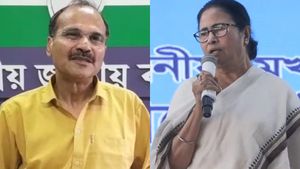 তৃণমূলের নেতৃত্ব-বিরোধ তুঙ্গে মুর্শিদাবাদে, পঞ্চায়েতের মুখে মমতার অস্বস্তি বাড়ছে অধীর-গড়ে