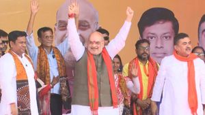 ৩৫ আসন পেলেই ২৫ এর আগেই পড়বে মমতা সরকার! টার্গেট বেঁধে হুঁশিয়ারি শাহে'র 