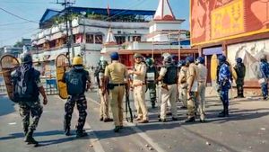 কালিয়াগঞ্জে পুলিশের গুলিতে মৃত্যুর অভিযোগ, রিপোর্ট তলব রাজ্যপালের, যাচ্ছে বিজেপির প্রতিনিধিদল