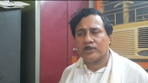 তৃণমূলের প্রাক্তন ব্লক সভাপতির বাড়িতে সিবিআই, তল্লাশি চলছে নলহাটির আশ্রমেও 