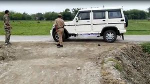 মমতার পথশ্রী প্রকল্প নিয়ে 'হতশ্রী' দশা তৃণমূলে! রাস্তার কাজ নিয়ে কোচবিহারে গোষ্ঠীদ্বন্দ্বে আহত চার 