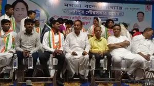 দুর্নীতি নিয়ে বিস্ফোরক জাকির! জবাবে ফিরহাদ বললেন, '১ হাজার চোর-চামার নিশ্চিত ভাবে আছে'