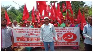 অভিষেকের সফরের ২৪ ঘন্টা না কাটতেই বাঁকুড়ায় TMC-তে ভাঙন! বিজেপি-তৃণমূল ছেড়ে CPIM-এ যোগদান 