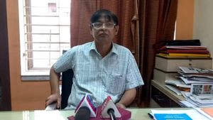 পৌঁছাতে হবে জনগনের কাছে! বেশ কয়েকটি গাড়ি বিক্রির সিদ্ধান্ত পূর্ব বর্ধমান জেলা সিপিআইএমের 