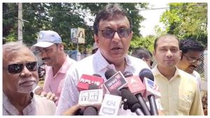 বিজেপির শাখা সংগঠন হল ED-CBI! বাঁকুড়ায় গিয়ে শুভেন্দু অধিকারীকে নিশানা শান্তনু সেনের 