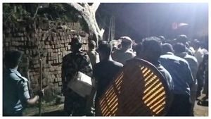 বড়ঞায় গোষ্ঠীদ্বন্দ্ব, বোমাবাজিতে মৃত তৃণমূল কর্মী। মৃতদেহ আটকে পথ অবরোধ 