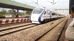 বাংলার আরও এক রুটে ছুটবে Vande Bharat Express! সাতসকালে হল সেই ট্রায়াল রান