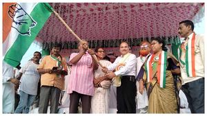 Joining from TMC to Cong: মুর্শিদাবাদে তৃণমূলে বড় ভাঙন! কয়েক হাজার কর্মীর যোগদান কংগ্রেসে