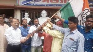 তৃণমূল ছেড়ে দলবদলের হিড়িক অধীর-গড়ে, পঞ্চায়েত নির্বাচনের আগে পাল্লা ভারী কংগ্রেসের