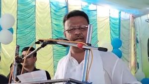 Panchayat Election 203: মুর্শিদাবাদের পুরনো ‘ডন’ এখন বিজেপির এজেন্ট হয়েছেন! নিশানা ফিরহাদের   