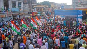 Panchayat Election 2023: বিজেপির প্রার্থীও তৃণমূলে যোগ দিচ্ছেন! মুর্শিদাবাদে বিদ্রোহীদেরও একহাত শাওনির