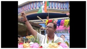 Panchayat Election 2023: গদ্দার, মীরজাফর! বিজেপি হঠানোর ডাক দিয়ে অভিনব প্রচার অরূপ চক্রবর্তীর 