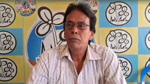 বিজেপিতে কোন্দল চরমে! মণ্ডল সভাপতি রদবদল নিয়ে পোস্টার জেলা সভাপতির বিরুদ্ধে