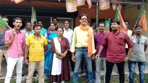 TMC-BJP Setting: তৃণমূলের সঙ্গে বিজেপির সেটিং! হুগলিতে চাঞ্চল্যকর অভিযোগ অপসারিত মণ্ডল সভাপতিদের