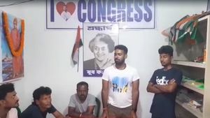 পঞ্চায়েতে হিংসা নয় ভালোবাসার পথে হেঁটেই বাজিমাত, খড়িয়ায় বাম-কংগ্রেস জোটের জয়ের নেপথ্য রয়েছে কোন কারণ?
