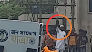 Bengal Panchayat Election 2023: অভিষেক বন্দ্যোপাধ্যায়কে কালো পতাকা, অস্বস্তিতে তৃণমূল 