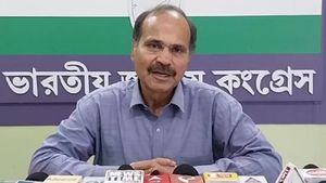 আরও এক বড় সমবায় বিক্রি হওয়ার আশঙ্কা! CBI তদন্তে সন্দেহ প্রকাশ অধীরের 