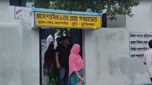 Panchayat: তৃণমূলের বিরুদ্ধে একজোট সবাই, মুর্শিদাবাদে পঞ্চায়েত বোর্ড গঠন বাম-কংগ্রেস-বিজেপির 