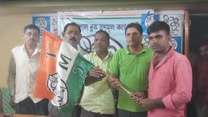 TMC Joining: তৃণমূলে ঘরওয়াপসি পঞ্চায়েতে জয়ী বিক্ষুব্ধ ও নির্দল প্রার্থী, কী সাফাই দিল নেতৃত্ব