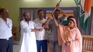 Panchayat Election 2023: ডোমকলে দলত্যাগ তৃণমূলের টিকিটে জেতা প্রার্থীর, পঞ্চায়েত দখল কংগ্রেস-সিপিআইএমের
