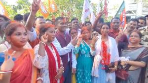 TMC Vs BJP:  তৃণমূলকে মাত দিল বিজেপি! লোকসভার আগে পঞ্চায়েত গঠনে জোর রাজনৈতিক একতায়