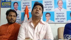 ধূপগুড়িতে ধাক্কা খেতেই অধীরের গড়ে ভাঙন কংগ্রেসে, তৃণমূলে যোগ দুই কংগ্রেস কর্মীর
