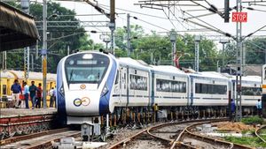 Vande Bharat Express: শেষ মুহূর্তে হাওড়া-এনজেপি বন্দে ভারতের সময় বদলালো রেল! শুক্রে কখন ছাড়বে এই ট্রেন?