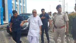 নজিরবিহীন নিরাপত্তায় খেজুরি পঞ্চায়েত সমিতির ভোট, জেলা শাসকের দফতরে ভোট দিলেন সাংসদ শিশির অধিকারী