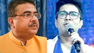 TMC Vs BJP: ভোটের মুখে দলবদলের হিড়িক, তৃণমূল বনাম বিজেপি যুদ্ধে সম্মুখ-সমরে শুভেন্দু-অভিষেক