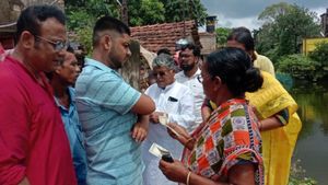 Chuchura Municipality: 'গরীবের পেটে লাথি মারলে...', তোলাবাজির কথা শুনে দাওয়াই বিধায়কের