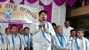 দলের ভাবমূর্তি বজায় রাখতে হলে নাক-কান কাটাদের দূরে রাখতে হবে: অর্জুন সিং