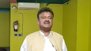 হিংসার রাজনীতি করলে বিজেপির লোকজন চলাফেরা করতে পারত না, হুঁশিয়ারি বেচারাম মান্নার