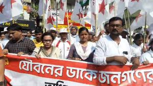 বেকারদের কাজ হলে শাসকদল ভোট লুঠ করতে পারবে না, ইনসাফ যাত্রায় মীনাক্ষী মুখোপাধ্যায় 