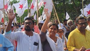 ভাইপোকে বাঁচাতে দিল্লি যাচ্ছেন পিসি, ইনসাফ যাত্রায় তৃণমূল-বিজেপিকে আক্রমণ মিনাক্ষীর