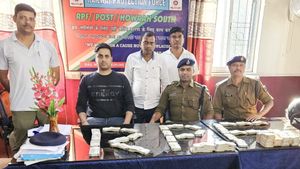 ব্যাগ খুলতেই টাকার বান্ডিল, হাওড়া স্টেশন থেকে ফের উদ্ধার লক্ষ টাকা 