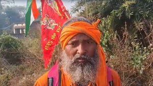 লক্ষ্য রাম মন্দির, পায়ে হেঁটে অযোধ্যার পথে রানিগঞ্জের রঞ্জিত সাউ