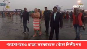 খালি গায়ে গঙ্গাসাগরে ডুব দিলীপ ঘোষের, কুম্ভমেলার কেন্দ্রীয় সাহায্য নিয়ে ফের বিতর্ক 
