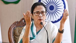 মানুষের খাদ্যাভ্যাস বদল করছে বিজেপি, রায়গঞ্জের সভায় এবার আরও আক্রমণাত্মক মমতা বন্দ্যোপাধ্যায় 