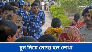 শাহজাহান ফ্ল্যান ক্লাব লেখা মুছল পুলিশ, মাঠ ফিরিয়ে দেওয়া হল মানুষের কাছে