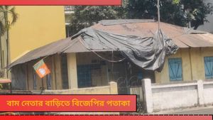 Lok Sabha Election 2024: বর্ষীয়ান বাম নেতা অশোক ভট্টাচার্যের বাড়িতে বিজেপির পতাকা! আঁতাত বলল তৃণমূল
